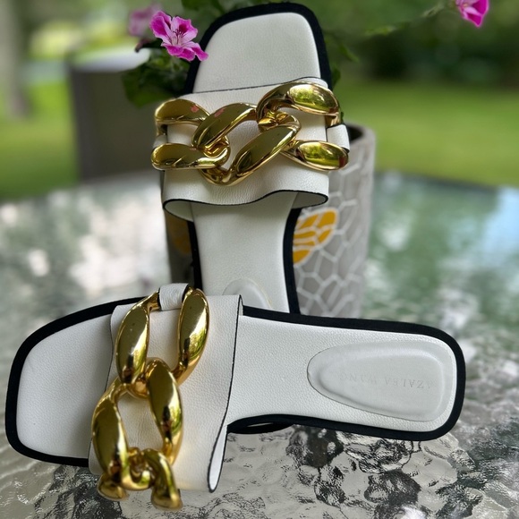 Azalea Wang White and Gold Sandals with Decorative gold Bow - Picture 3 of 4